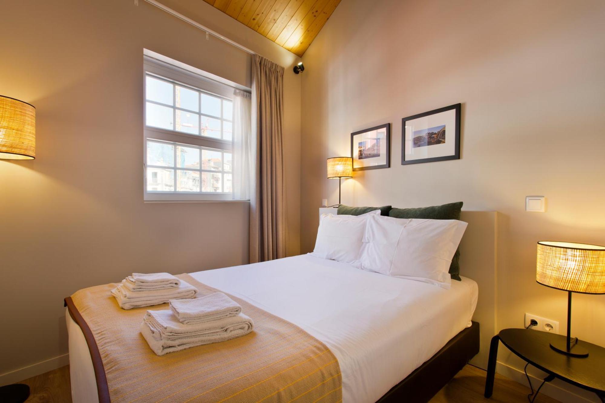 Apartamento de 2 dormitorios con balcón