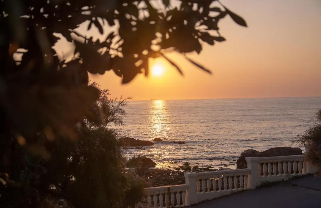 Apartment By The Sea-1