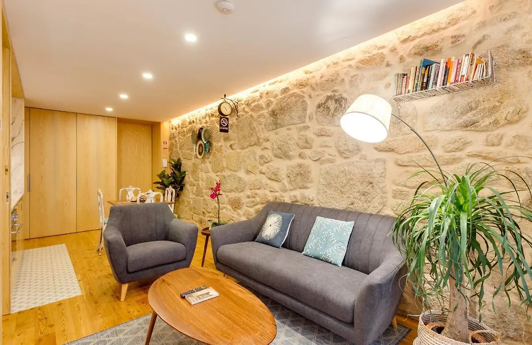 Riverside 2 Bedroom Apartment By Da'Home-1