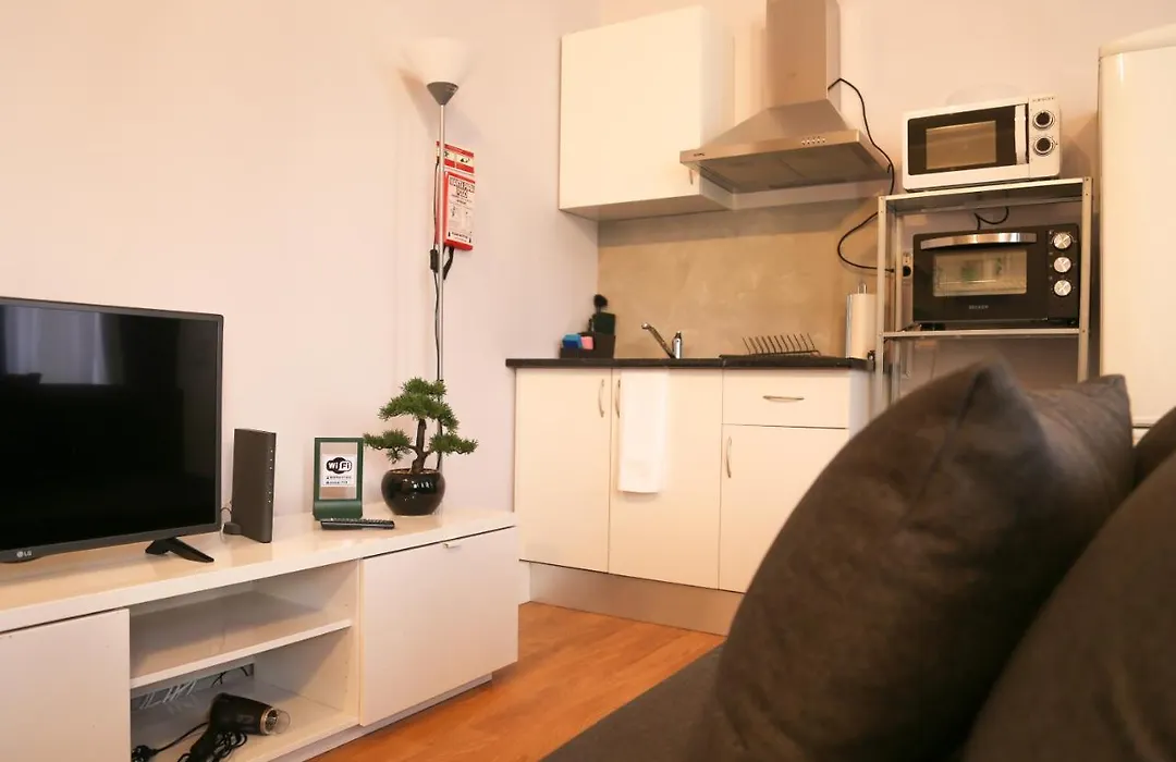 Bonsai Apartment II-1