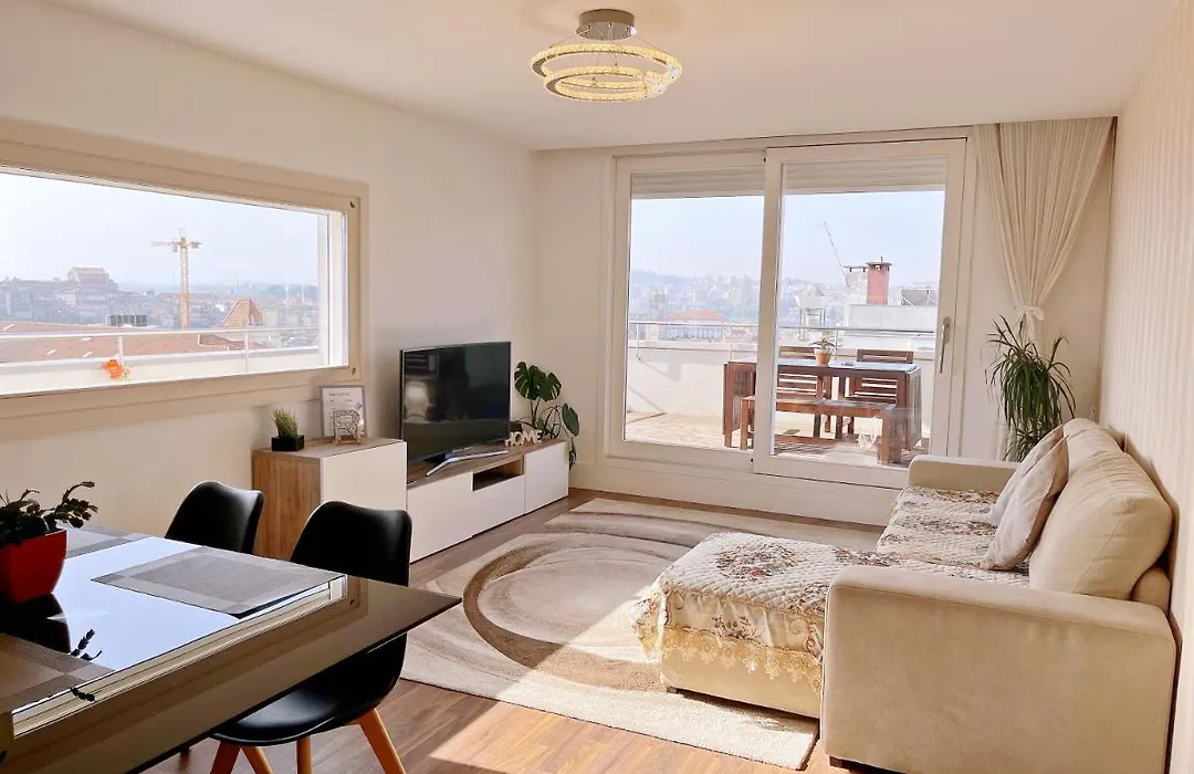 Unique Penthouse Porto Near Livaria Lello - 40M2 Terrace And Free Parking-1