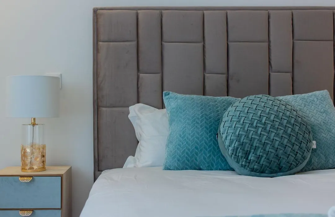 Stunning Apartment W/ Free Parking By Lovelystay-1
