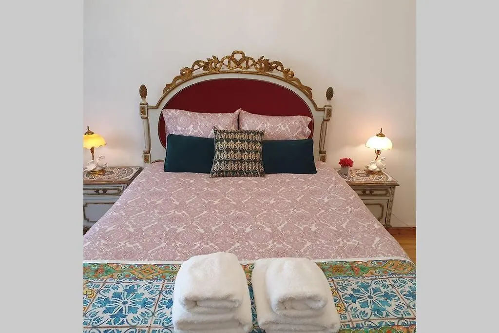 Charming Clérigos Studio-1