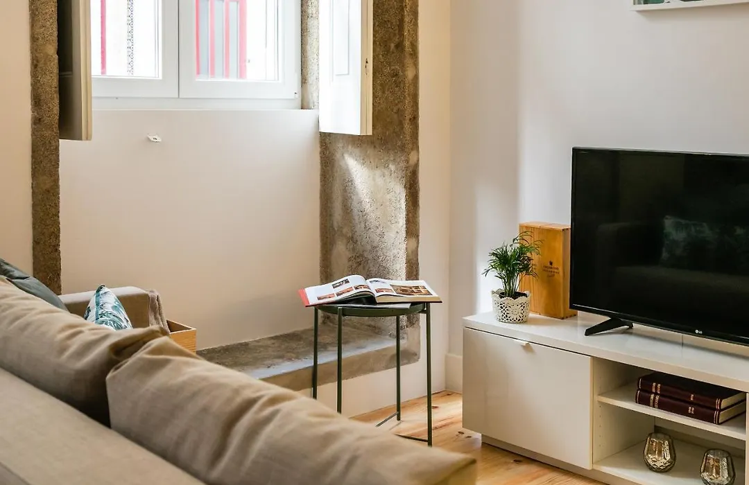 Charming T2 By Indulge Porto Flats-1