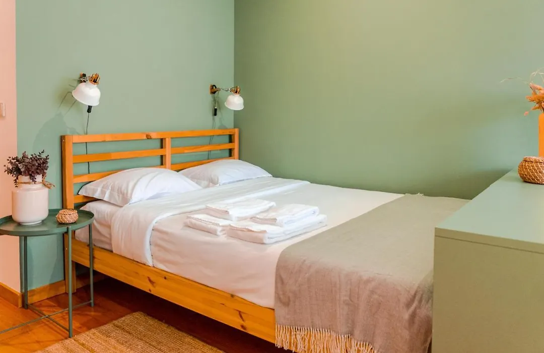 Bright Studio In The Heart Of Lapa - 5Min Walk To Metro!-1