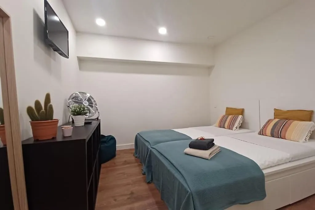 A H - Apartment Oporto Downtown-1