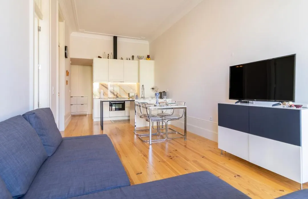 Duque Flat - Ac & Balcony By Lovelystay-1