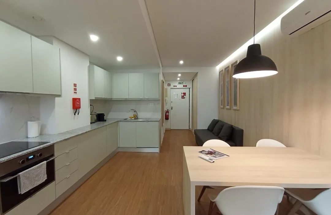 715 Gale Apartment Wi-Fi, Estacionamento-1