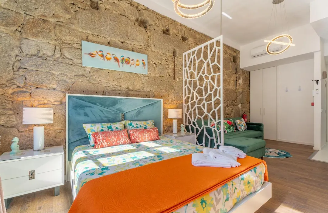 Charming Stone Wall Apt With Metro Ac In Central Porto-1