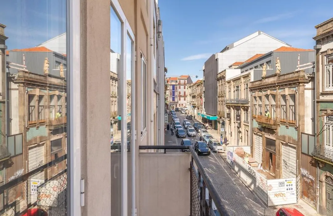 Host Wise - Colorful Bright Flat With Balcony-1