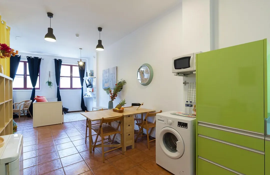Host Wise - Cozy Sunny Flats - Ace Location-1