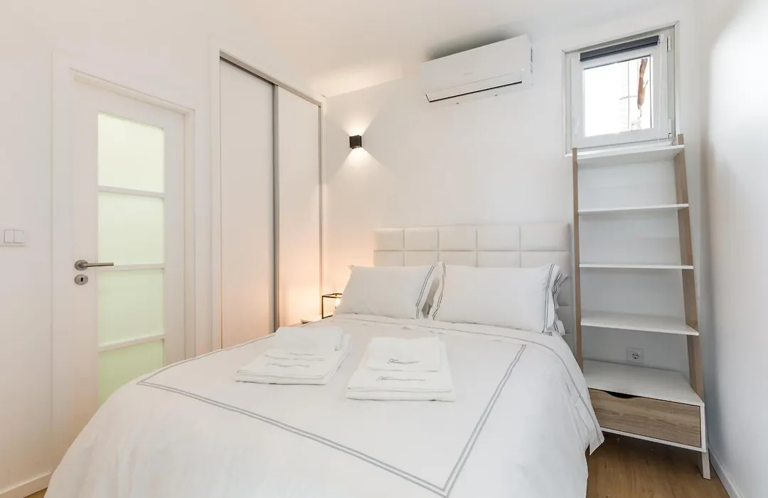Clerigos Apartments Porto - Premium-1
