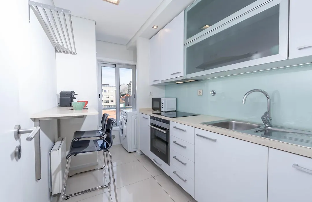 Cedofeita Sunny Apartment - Balcony & Parking-1