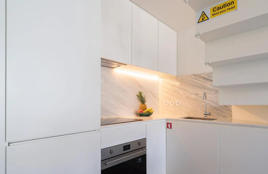 Host Wise - Luxurious Private Flats - Balcony-1