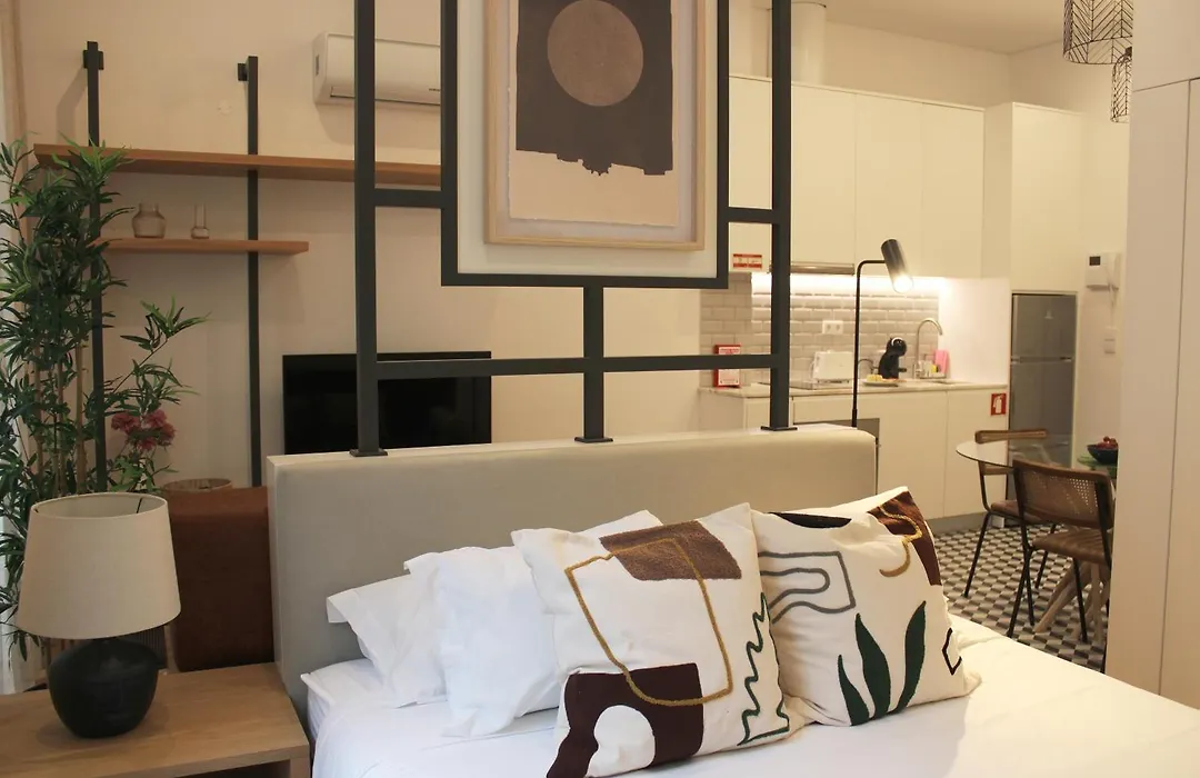Modern Flat Near Trindade By Lovelystay-1