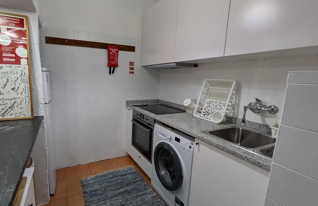 ! Free Parking Street ! Ground Floor With Washer!-1