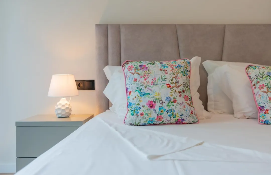 Casa Flores - 2 bedroom, Lift, AC, Car Parking - extra-1