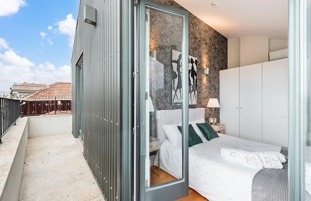 Guestready - Bonjardim Building-1