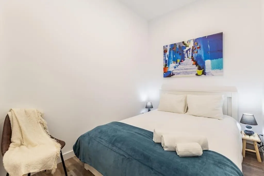 Bright Apartment With Garden-1