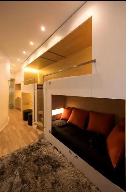 Space Shuttle studios - Tiny House-1