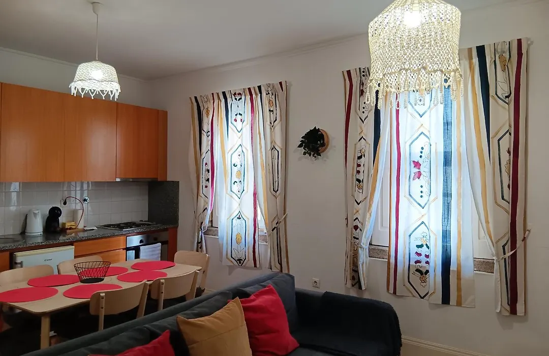 Comfortable Central 2 Bedrooms Apartments By Great&Cosy-1