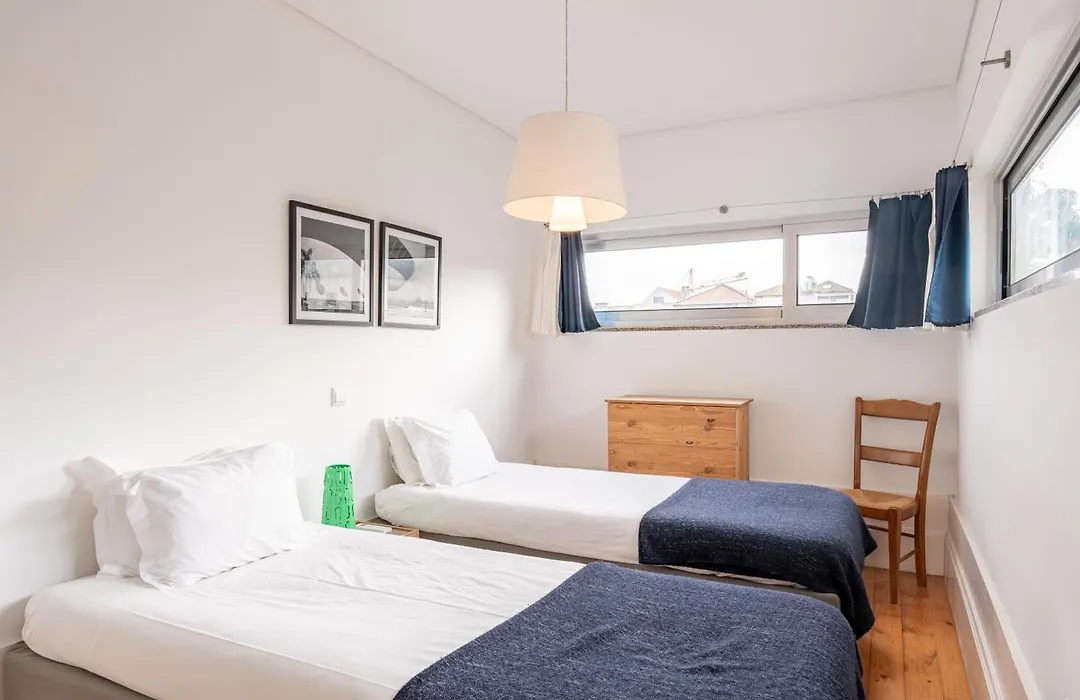 Viva Breiner Flats-1