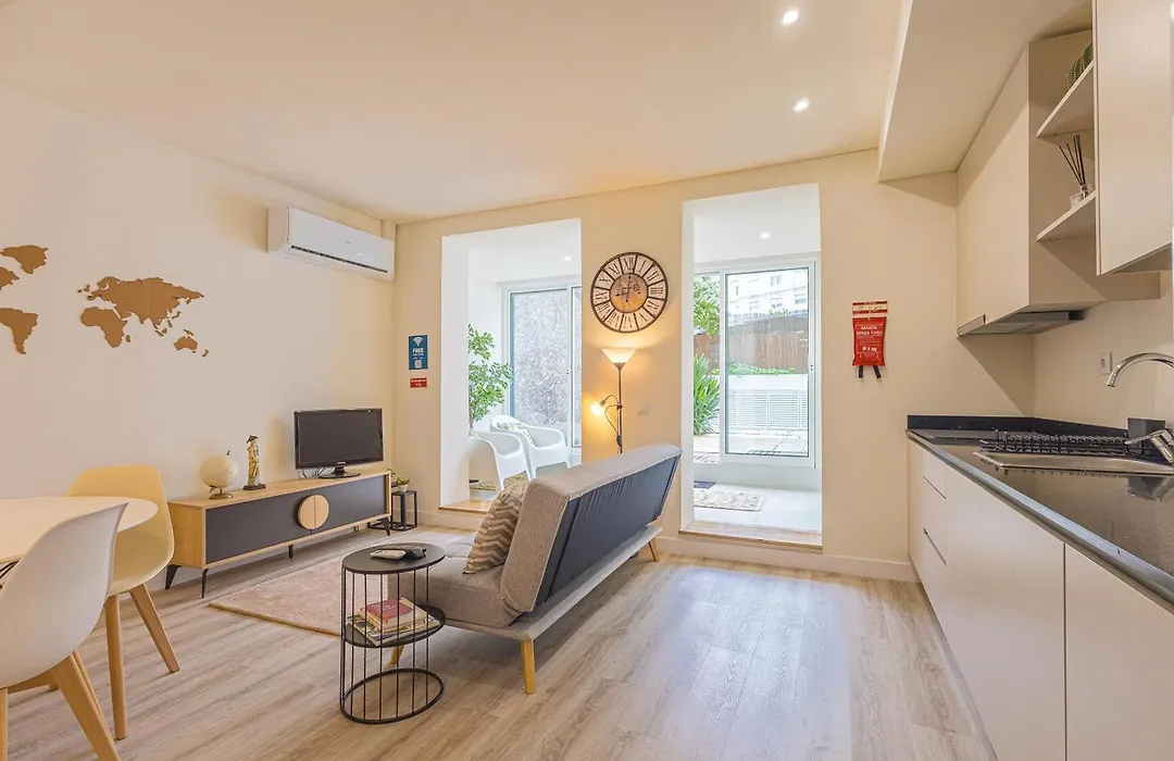Marilia'S Garden Apartment-1