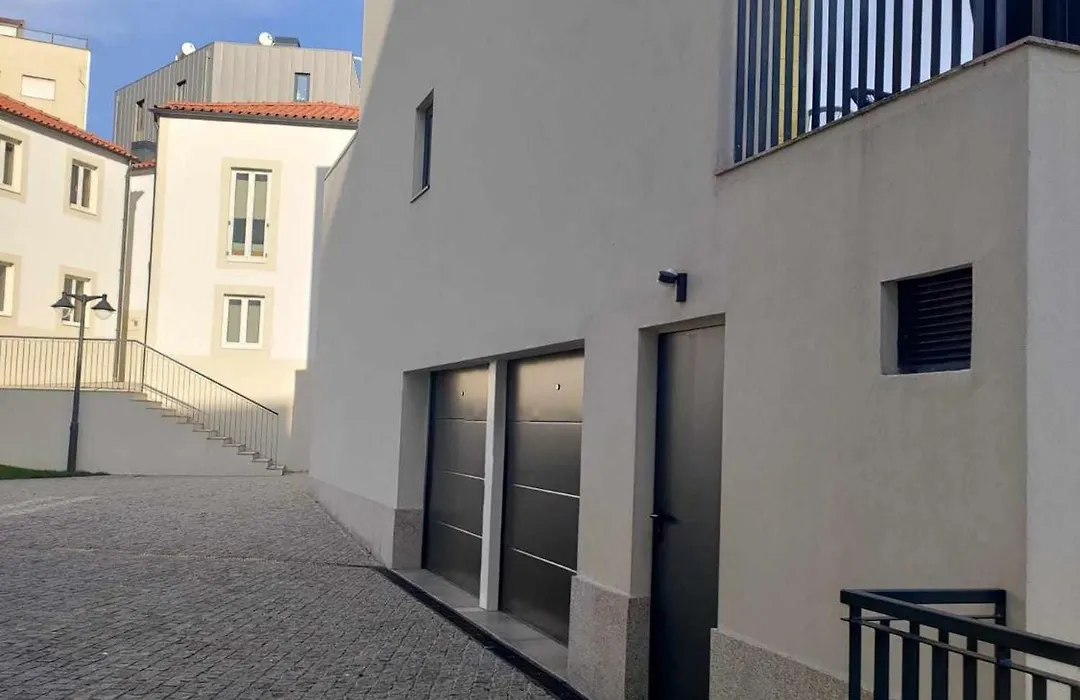 Porto 25 Novíssímo Estudio Cedofeita AC Olive-1