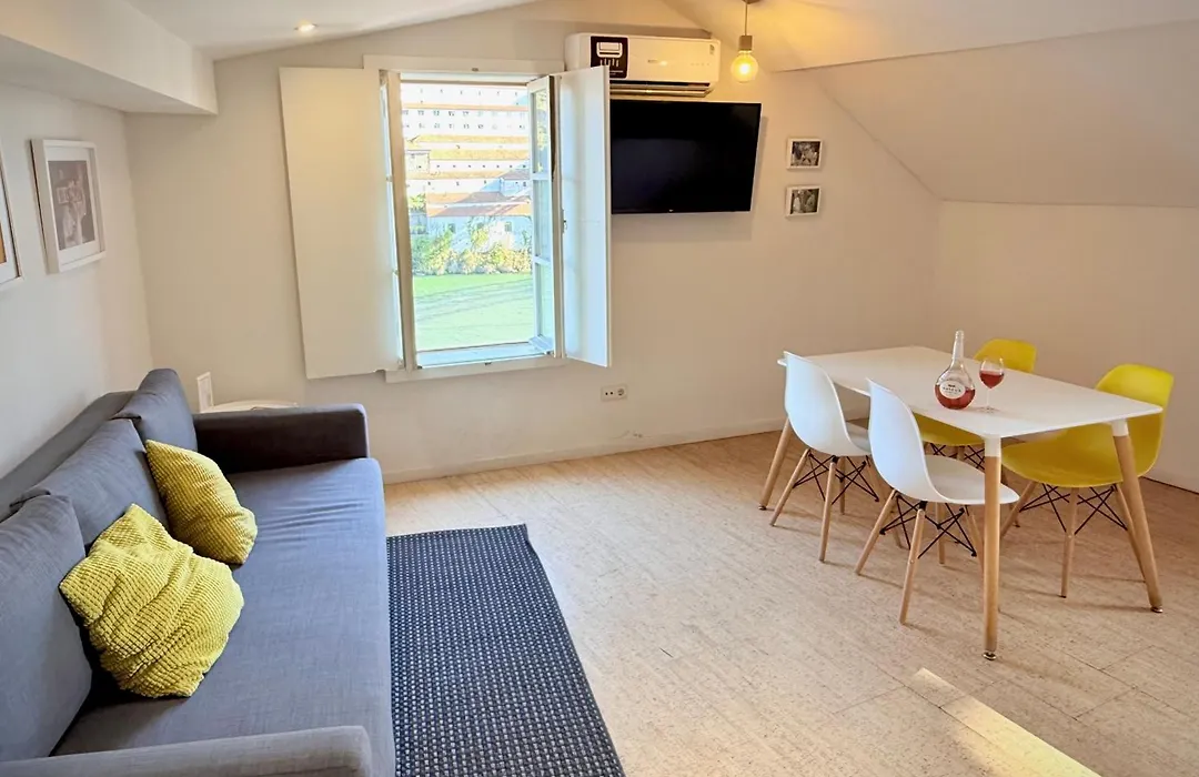 Ribeira Cinema Apartments-1