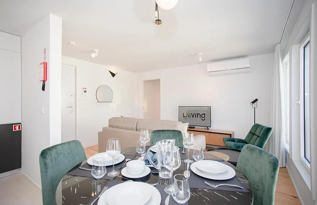 Liiiving In Porto-Modern & Glam Rooftop Apartment-1