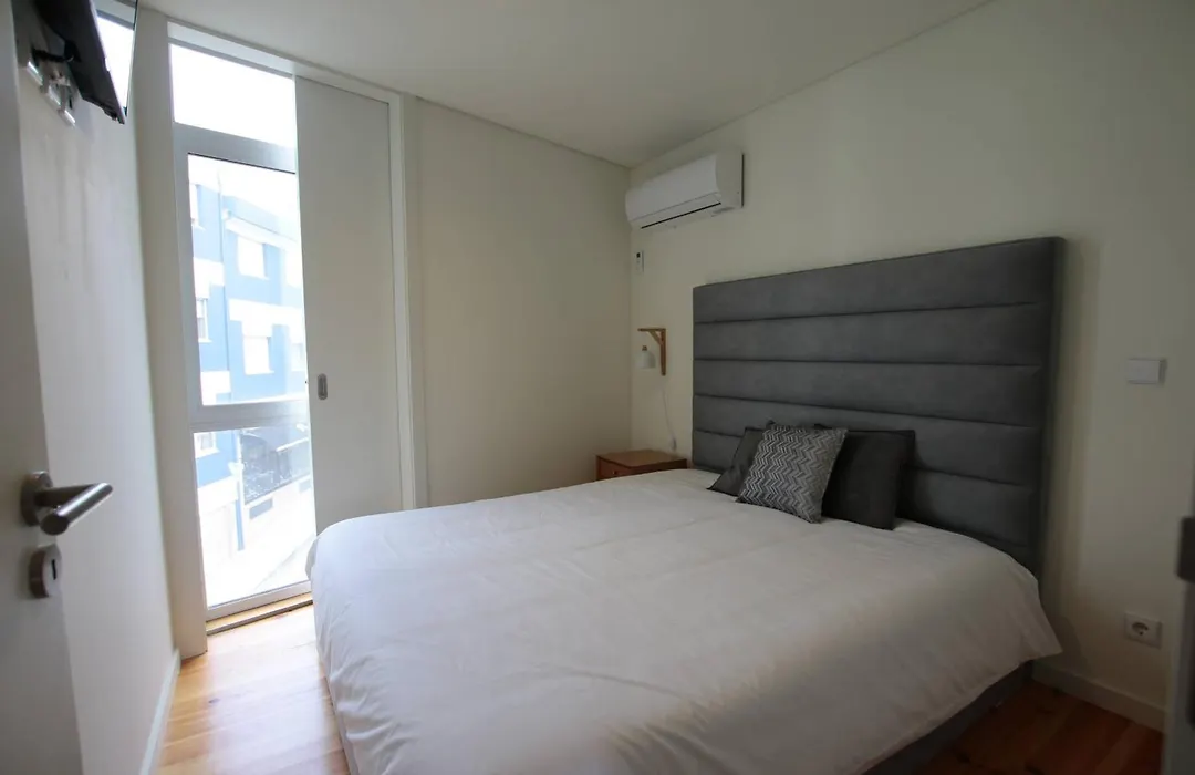 OPORTO GUEST Natária Flats with Parking-1