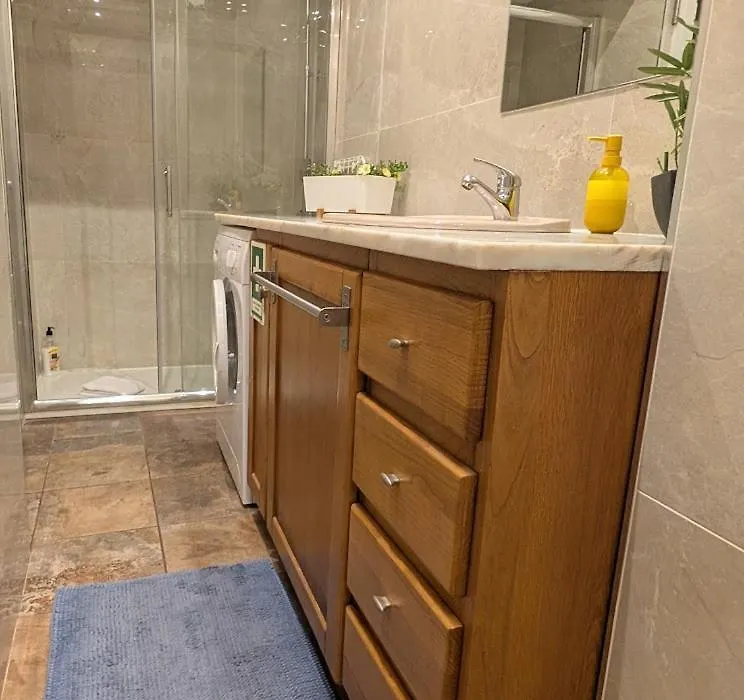 Beautiful Infante Apartment-1