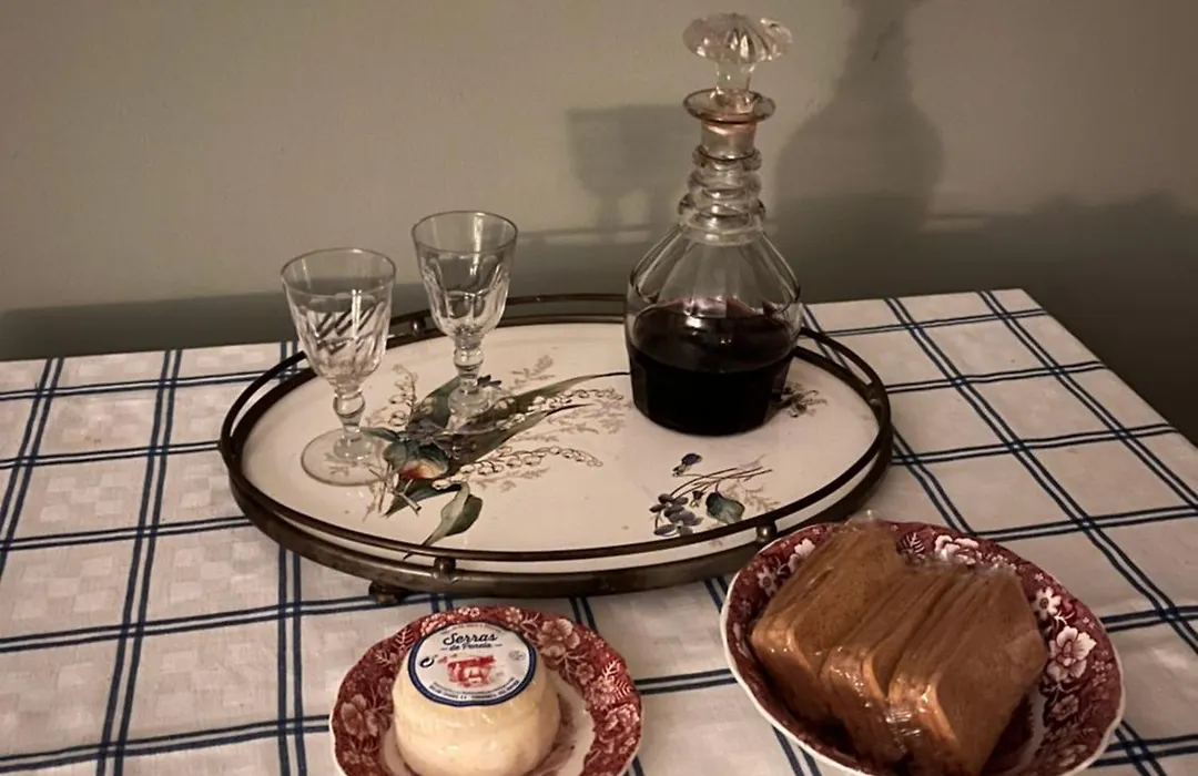 Estúdio Histórico século XIX com Varanda e Vistas para a Baixa-1