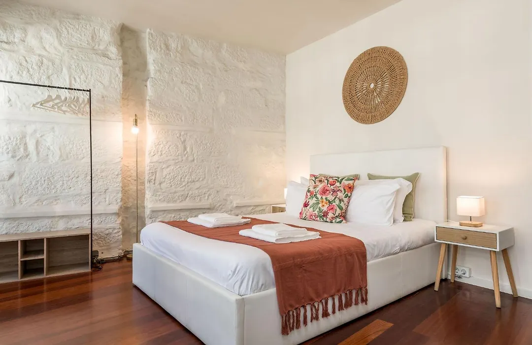 Largo Das Flores Suites By Double Ninety Stays-1
