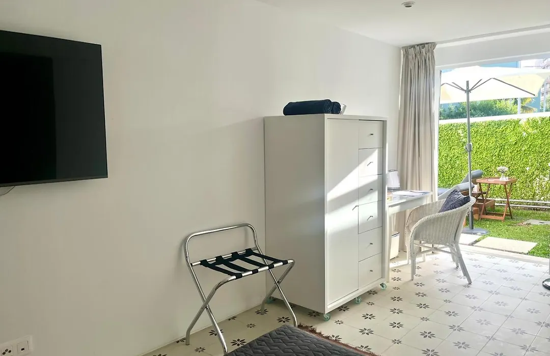 Signature Guesthouse-1