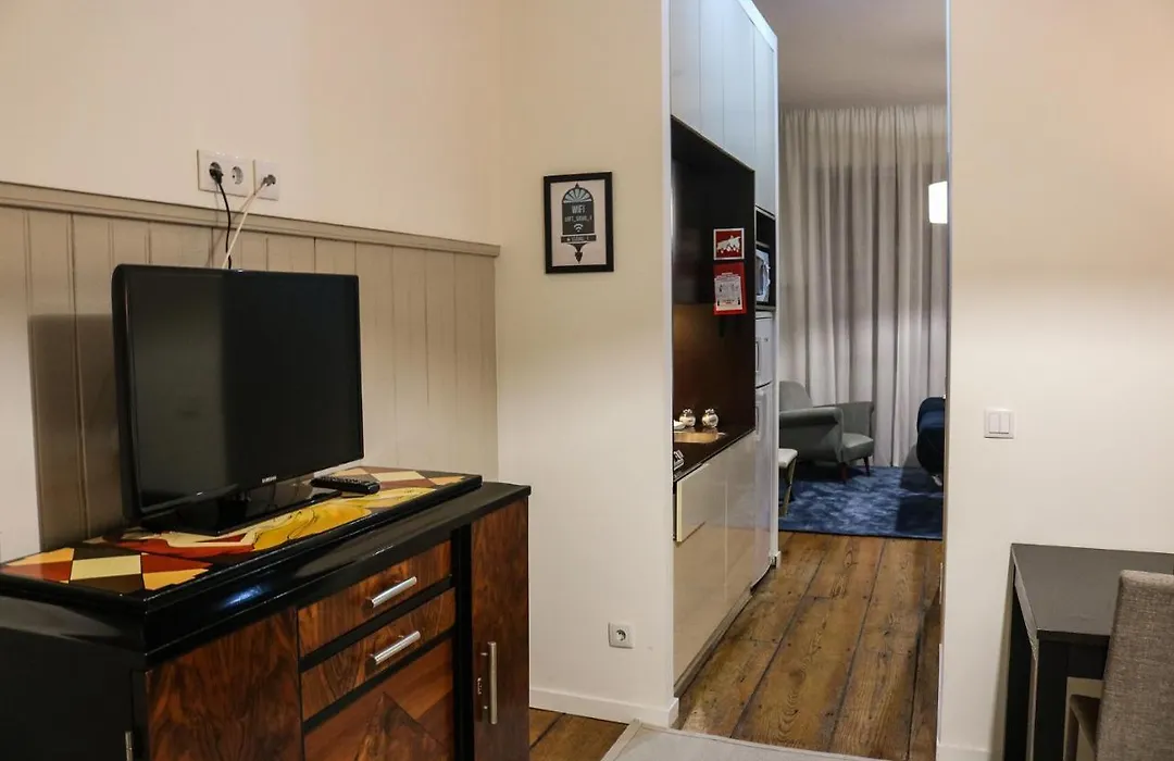Santo Da Casa / Sc Apartments-1