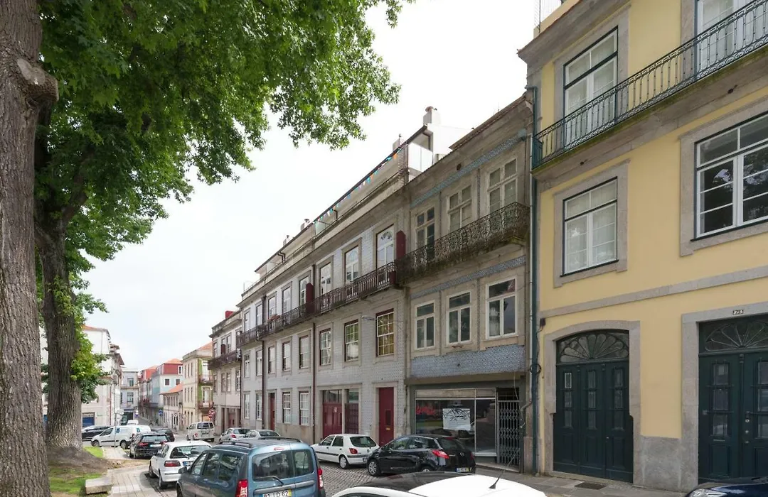 Lovelystay - The Porto Getaway W/ Free Parking-1