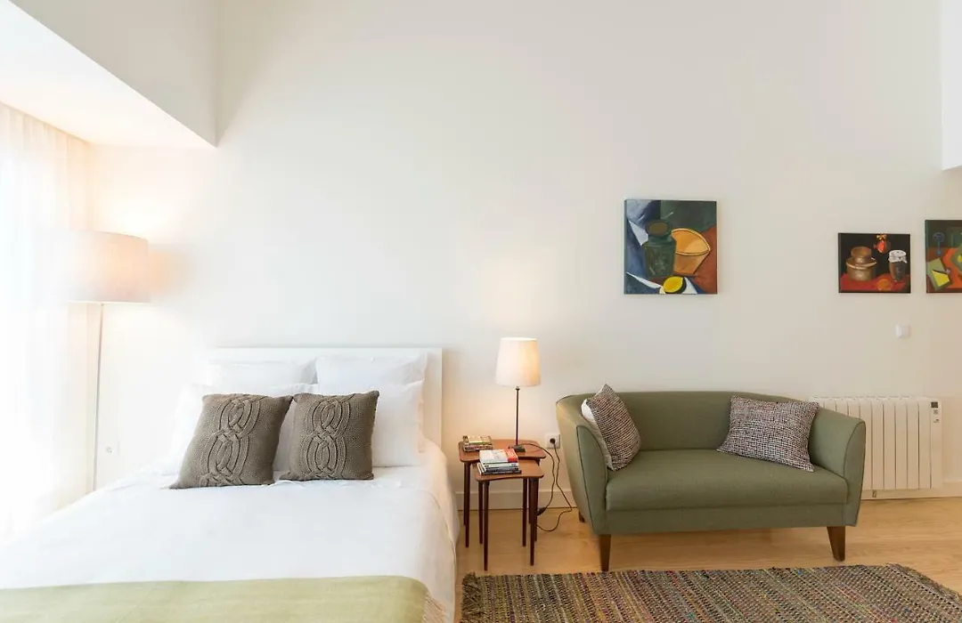 Bright Downtown Apartment-1