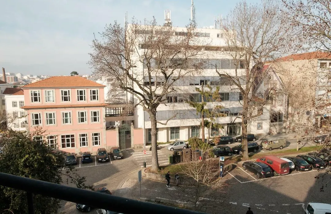 Apartment With Balcony In The Square-1