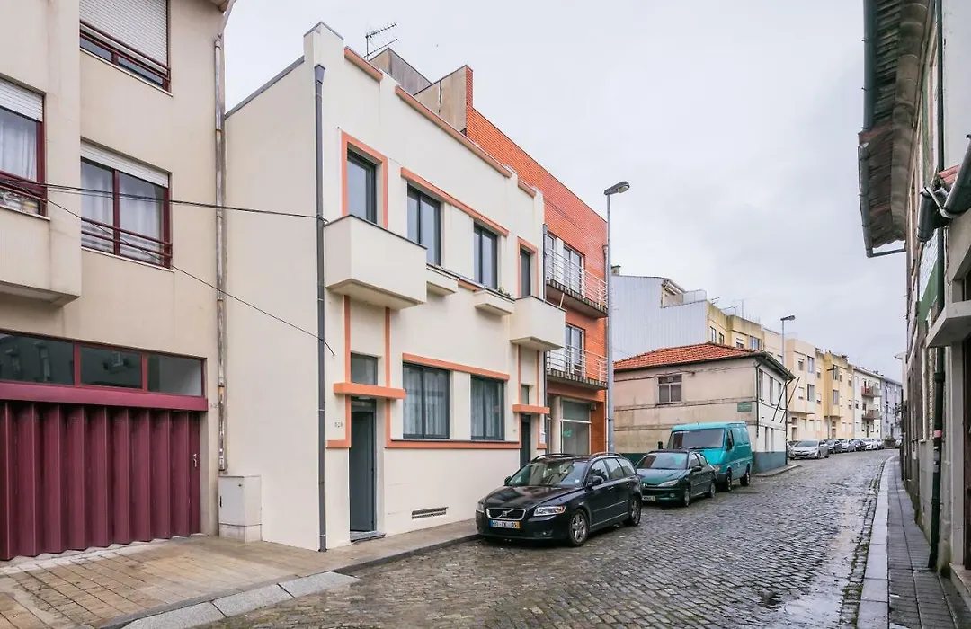 À Francos Artist Painting-1