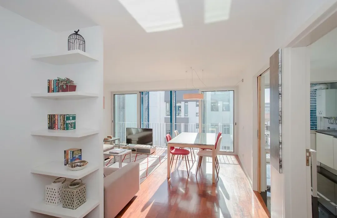 Liiiving In Porto | Bright Light Apartment-1