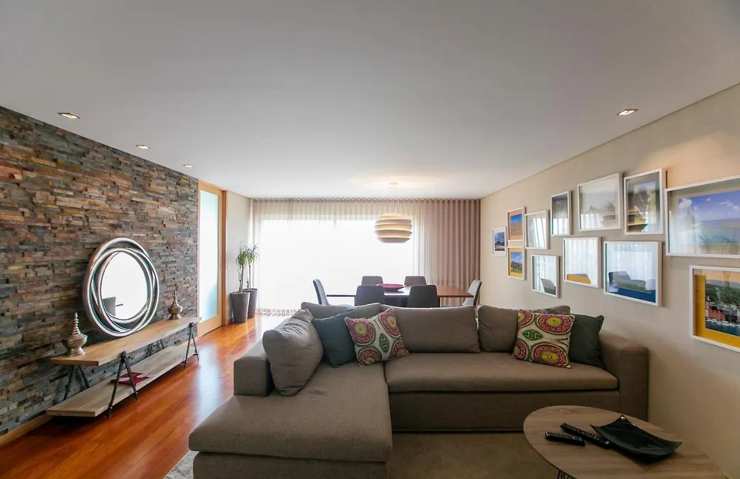 Comfy Luxury Apartment-1