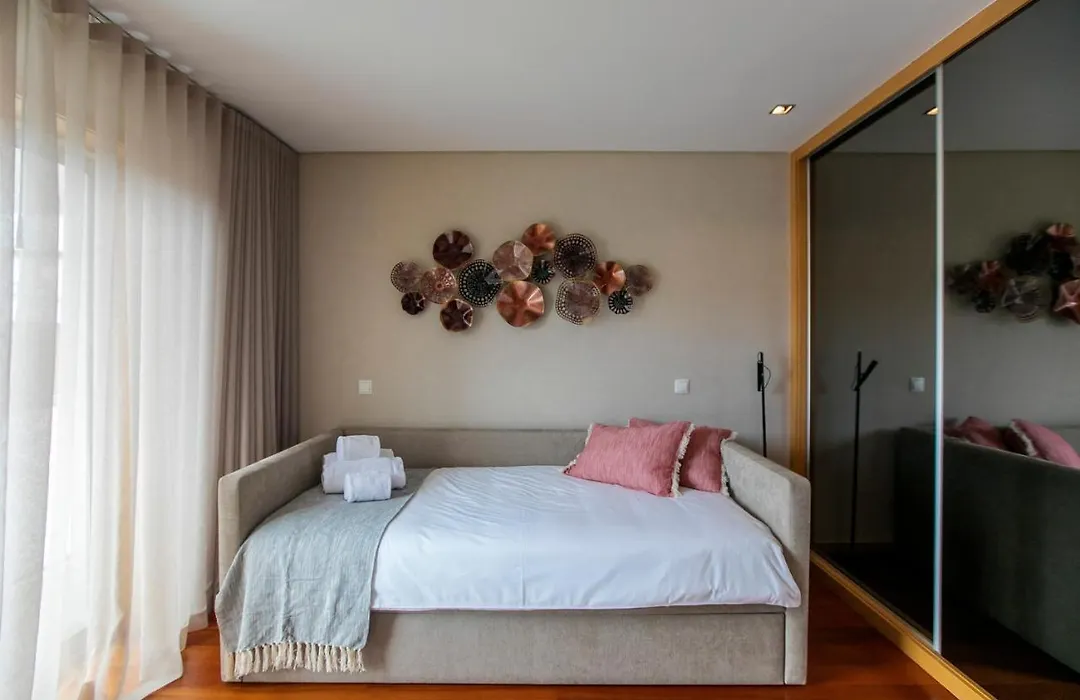 Comfy Luxury Apartment-1