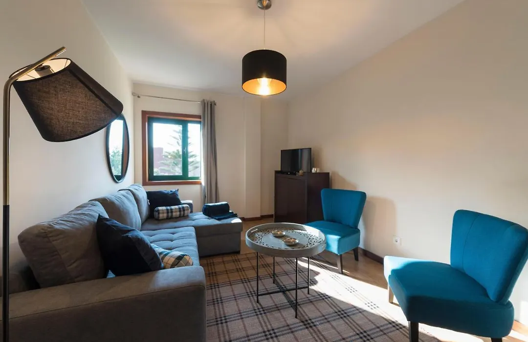 Lovelystay - Homey Feeling Flat W/ Free Parking-1