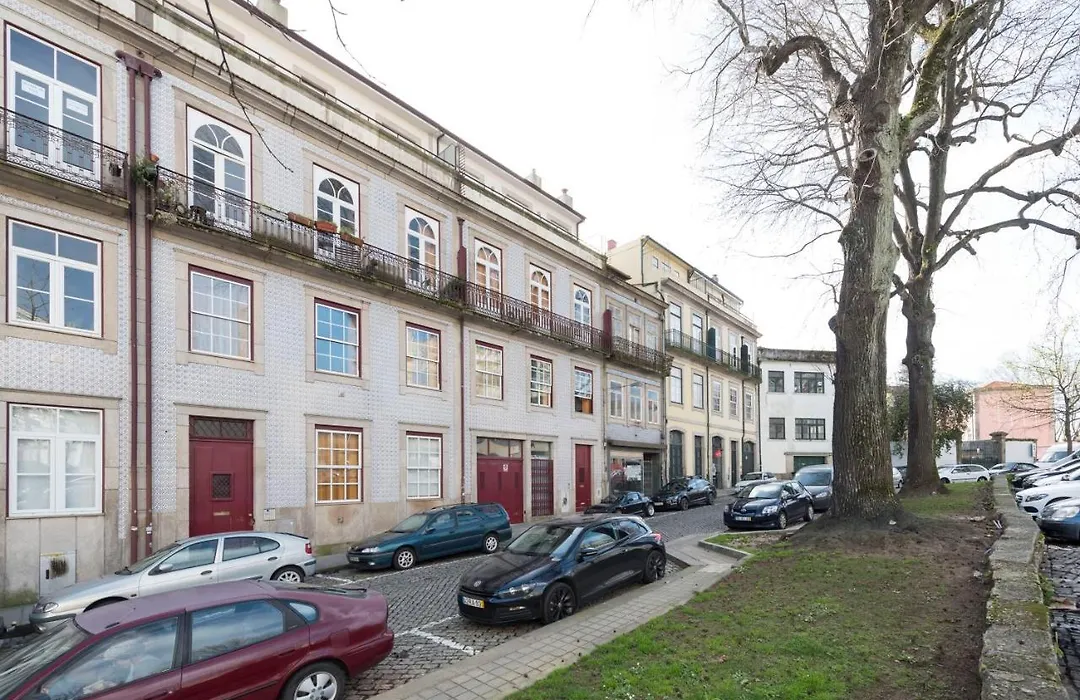 Lovelystay - The Porto Getaway Duplex - Free Parking-1
