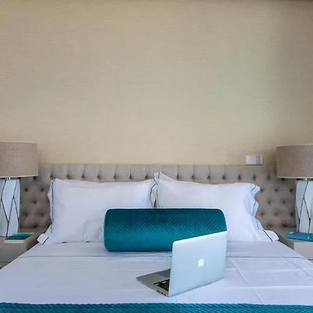 Lovelystay - Luxury 2Br Duplex Apartment In Foz Porto-3