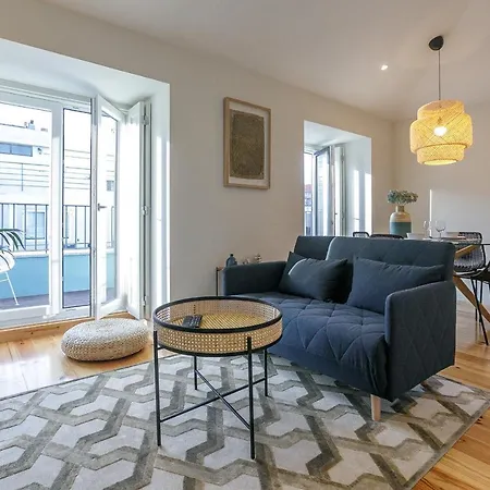 Lovelystay - Downtown Studio With Pool, Ac And Balcony-2