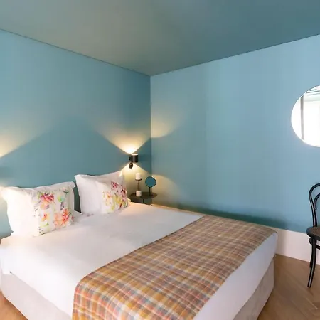 HM - Infante Riverside Apartment M-2