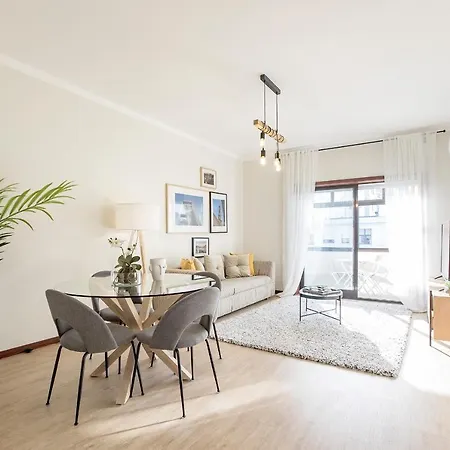 2Br Flat In Bonfim W/ Ac & Balcony By Lovelystay-2