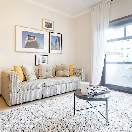 2Br Flat In Bonfim W/ Ac & Balcony By Lovelystay-3